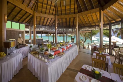 Thai House Beach Resort Restauration Photos