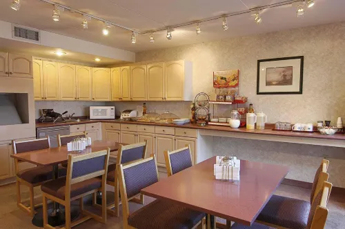 Travelodge by Wyndham Windsor Restauration Photos