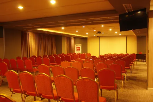 Ibis Surabaya City Center Fasilitas Bisnis Photos