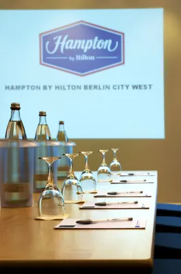 Hampton by Hilton Berlin City West Business Facilities Photos
