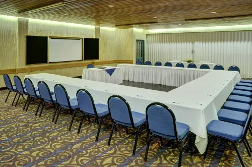 Best Western Cedar Park Inn Business Facilities Photos