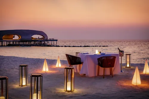 The St. Regis Maldives Vommuli Resort Restauration Photos