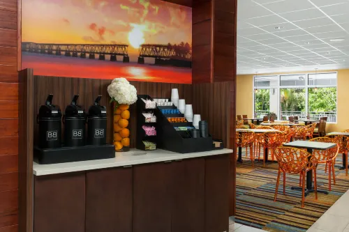 Fairfield Inn & Suites Key West at the Keys Collection Restauration Photos
