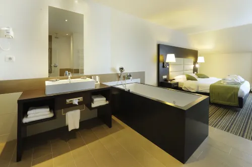 Hotel Charleroi Airport - Van der Valk Photos