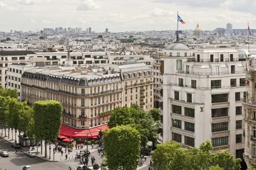 Hôtel Barrière Le Fouquet's À proximité de l'hôtel Photos