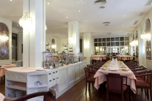 Hotel Liabeny Dining Photos