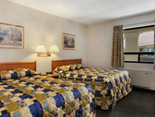 Super 8 by Wyndham Niagara Falls North Featured Photos