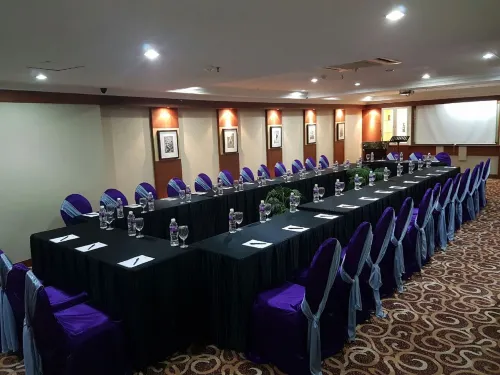 89 Hotel Business Photos