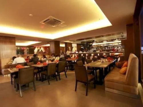 Castle Peak Hotel Dining Photos