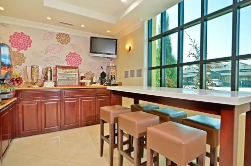 Best Western Woodland Hills Inn Restauration Photos