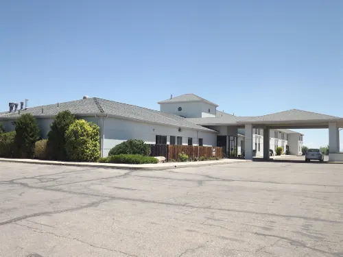 Rodeway Inn & Suites Exterior Photos