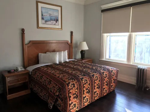 Warfield Hotel Photos