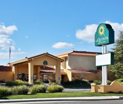 La Quinta Inn & Suites by Wyndham Redding Extérieur Photos