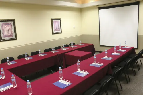 Hampton Inn by Hilton Tampico – Zona Dorada Business Facilities Photos