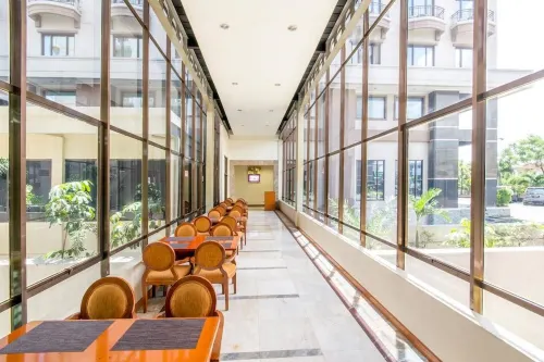 Mega Anggrek Hotel Jakarta Slipi Mahlzeiten Photos