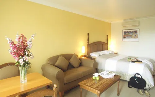 Best Western Plus the Tudor-Box Hill Rooms Photos