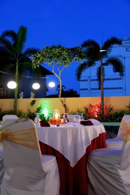 Grand Santhi Hotel Makanan Photos