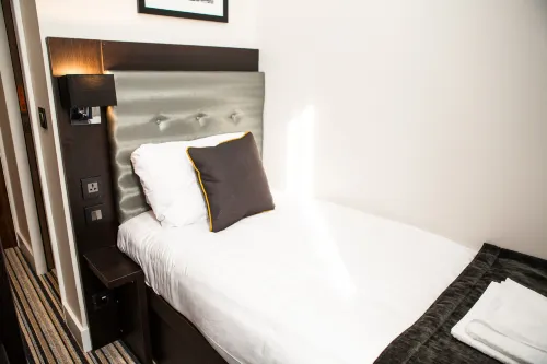 The Tudor Inn Hotel Photos