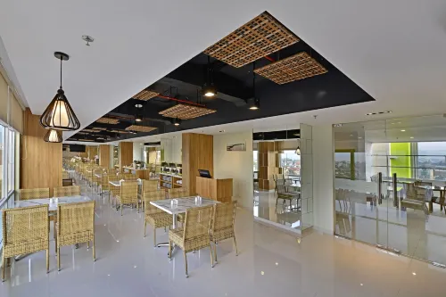 Whiz Prime Hotel Basuki Rahmat Malang Makanan Photos