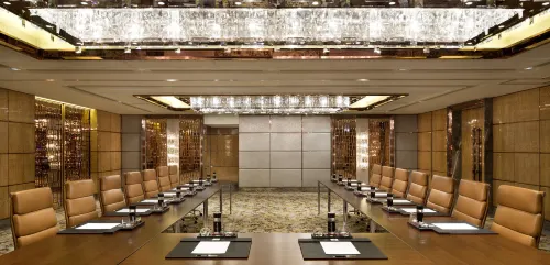 The Ritz-Carlton, Hong Kong Business Photos