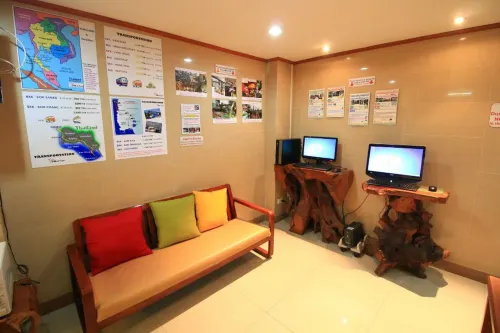 Sunflower Place Area Publik Photos