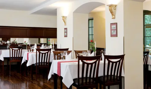 DORMERO Hotel Halle Mahlzeiten Photos