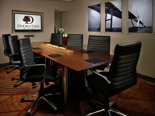 DoubleTree by Hilton Hotel and Suites Charleston Airport Бизнес-удобства Photos