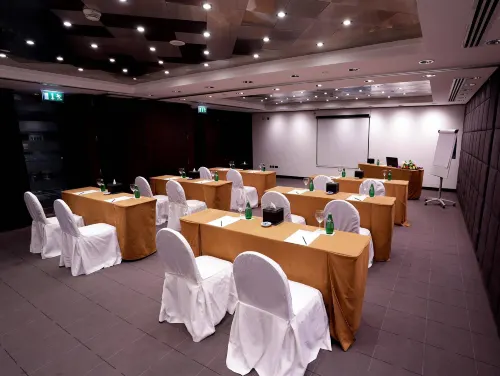 Ramada Plaza by Wyndham Dubai Deira Business Facilities Photos