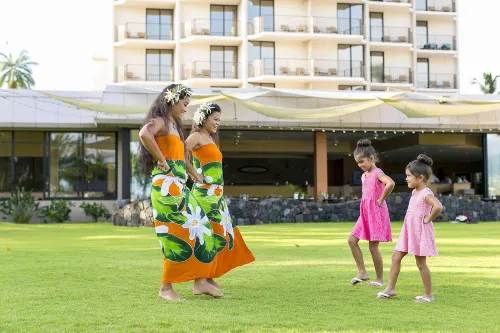 Courtyard by Marriott King Kamehameha's Kona Beach Hotel Photos