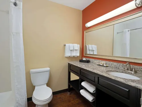 La Quinta Inn & Suites by Wyndham Tucson - Reid Park Photos