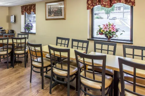 Econo Lodge Inn & Suites Gatlinburg at the Convention Center Featured Photos