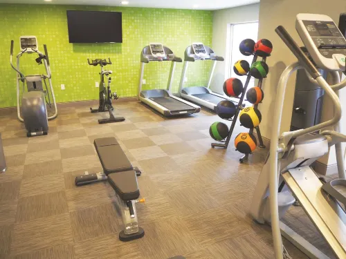 La Quinta Inn & Suites by Wyndham Cleveland - Airport North Leisure & Recreation Photos