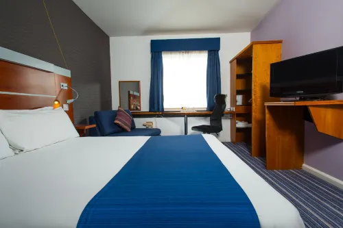 Holiday Inn Express Burton Upon Trent Photos