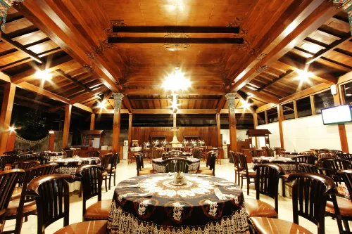 Cakra Kusuma Makanan Photos