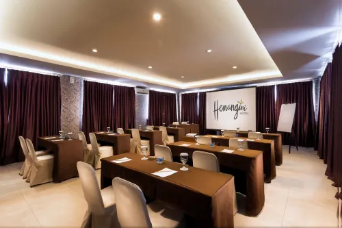 Hemangini Hotel Bandung Business Photos
