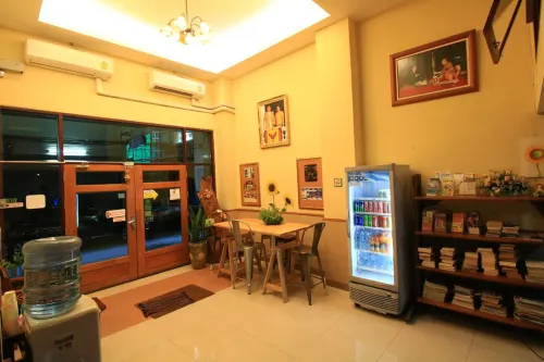 Sunflower Place Area Publik Photos