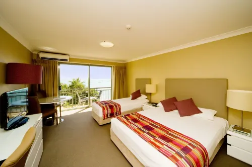 Airlie Beach Hotel Photos