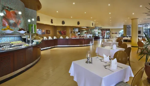 DoubleTree by Hilton Sharm El Sheikh - Sharks Bay Resort Dining Photos
