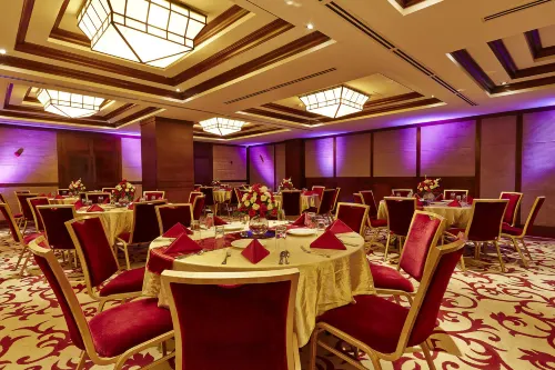 Six Seasons Hotel Business Photos