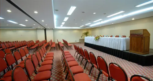 Golden Tulip Sharjah Бизнес-удобства Photos