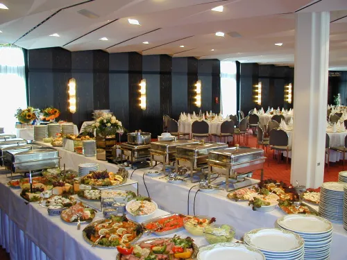 Ramada by Wyndham Nuernberg Parkhotel Business Facilities Photos