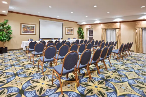 Holiday Inn Express & Suites Auburn Hills Featured Photos