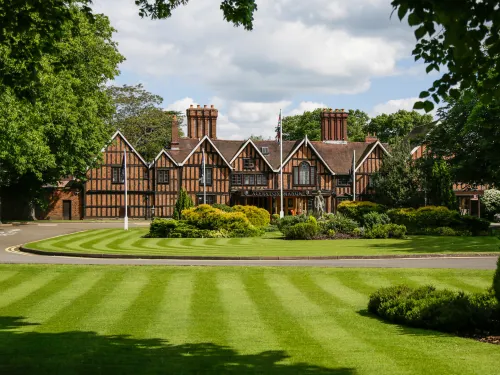 Macdonald Alveston Manor Hotel Esterni Photos