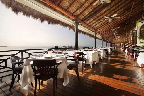 Hilton Cancun Mar Caribe All-Inclusive Resort Dining Photos