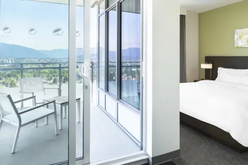 Element Vancouver Metrotown Rooms Photos