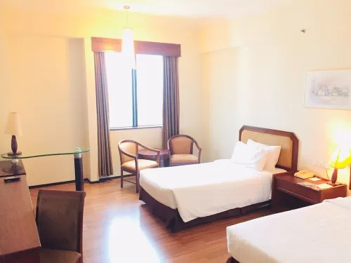 Crystal Crown Hotel JB Kamar Photos