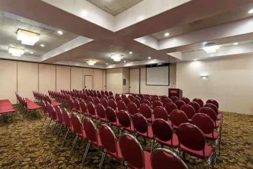 Ramada by Wyndham South El Monte Business Facilities Photos