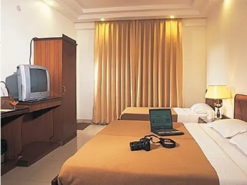 Hotel Grand Godwin - Near New Delhi Railway Station - Free Airport Pick-up Photos