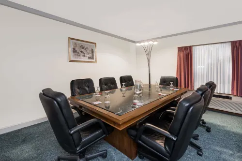 SureStay Plus by Best Western Windsor Espaces Affaires Photos