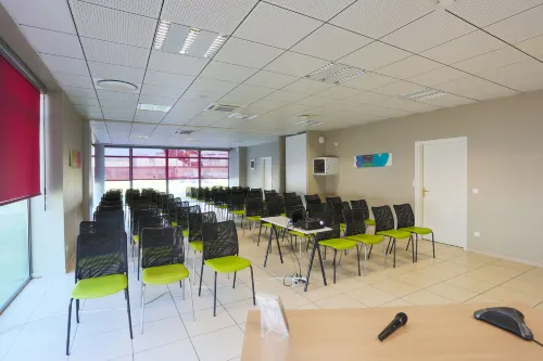 Appart hôtel Q7 Lodge Lyon 7 - Séjours à la nuitée et longues durées Espaces Affaires Photos